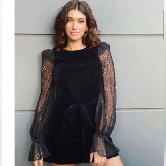 The Vampire's Wife x H M Neo Gothic Velvet Mini Dress - Picture 2 of 7